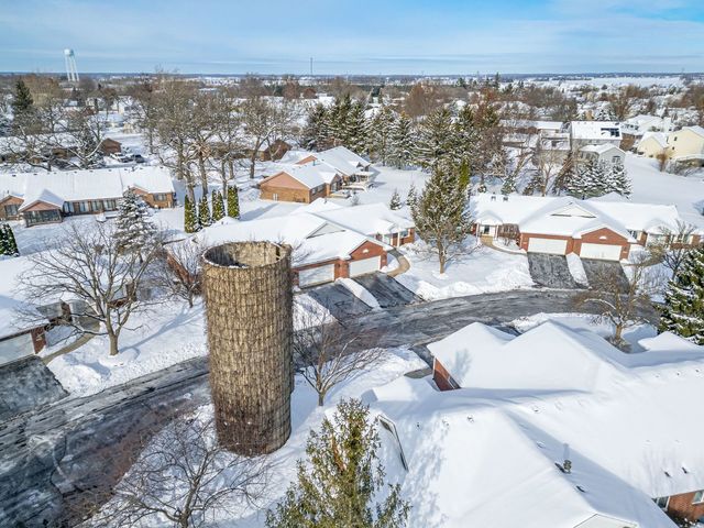 225 Secretariats Way 15, Belvidere, IL 61008