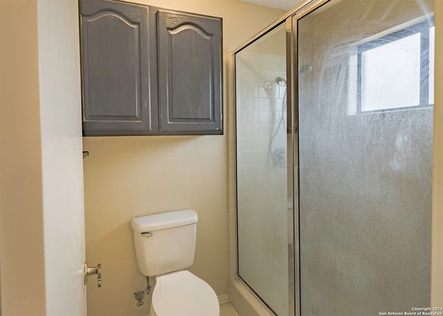 13722 PEBBLE POINT DR, San Antonio, TX 78231