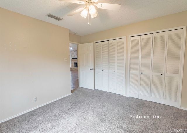 13722 PEBBLE POINT DR, San Antonio, TX 78231