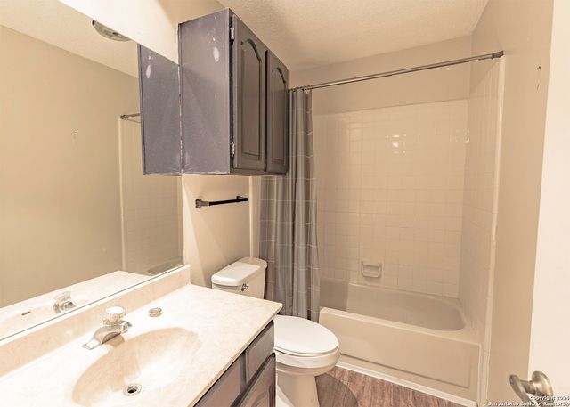 13722 PEBBLE POINT DR, San Antonio, TX 78231