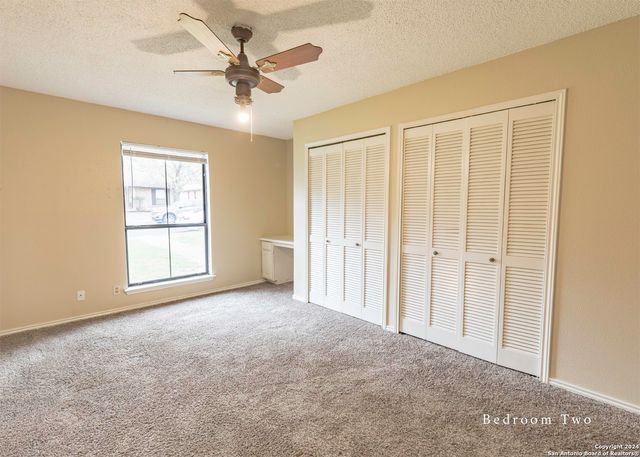 13722 PEBBLE POINT DR, San Antonio, TX 78231