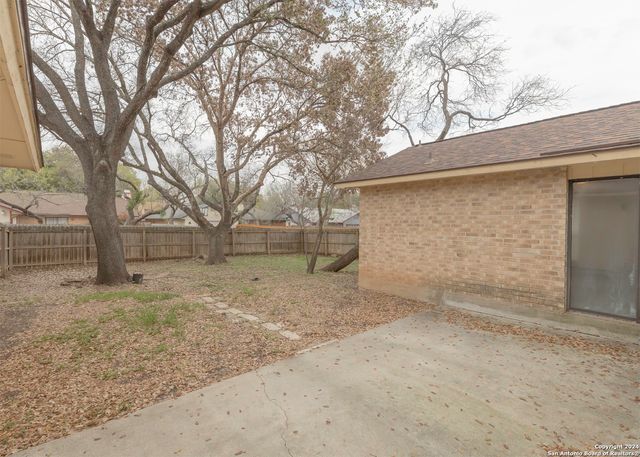 13722 PEBBLE POINT DR, San Antonio, TX 78231