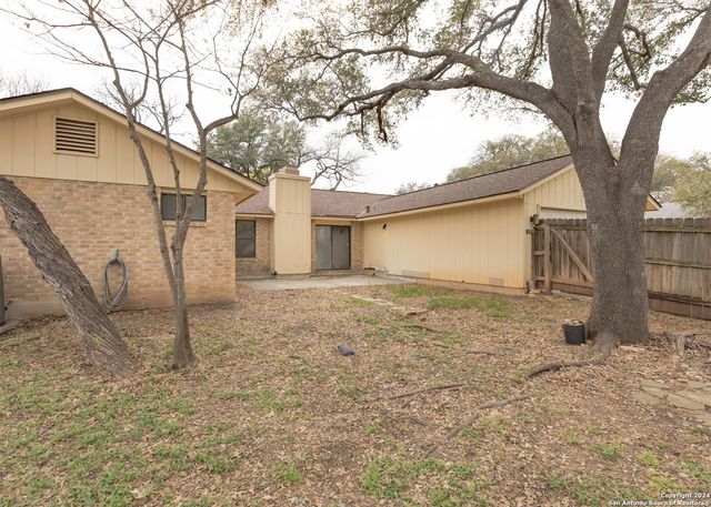 13722 PEBBLE POINT DR, San Antonio, TX 78231