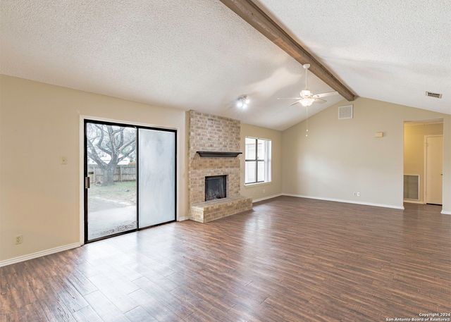 13722 PEBBLE POINT DR, San Antonio, TX 78231