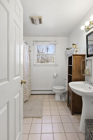 404 South Christopher Avenue, Tiverton, RI 02878