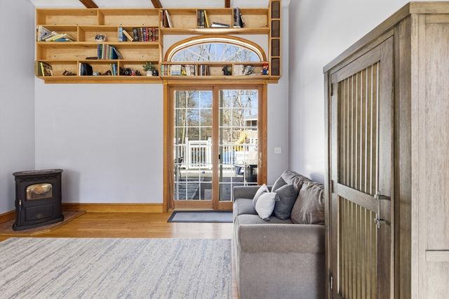 404 South Christopher Avenue, Tiverton, RI 02878