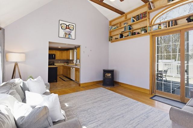 404 South Christopher Avenue, Tiverton, RI 02878