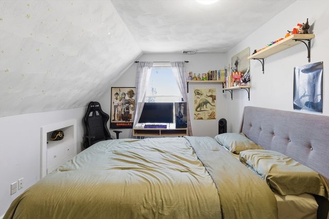 404 South Christopher Avenue, Tiverton, RI 02878