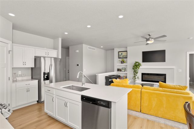 710 SE 69th Street, Pleasant Hill, IA 50327