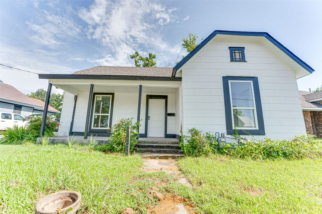 1613 Jones Street, Greenville, TX 75401