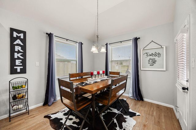 7422 Hillside Avenue, Mont Belvieu, TX 77523