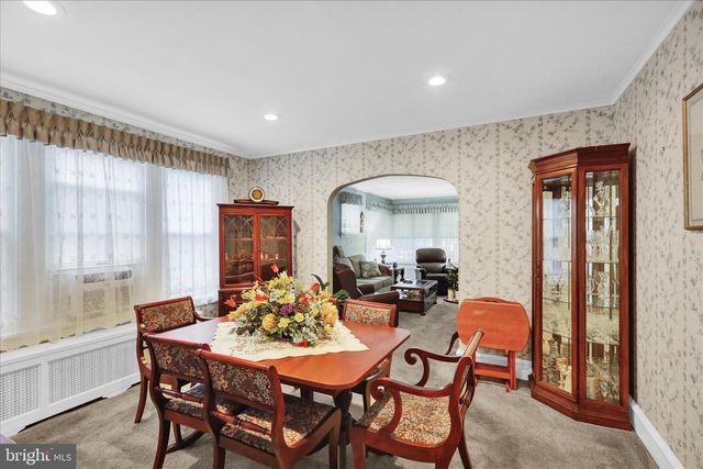 21 WOODLAND RD, Reading, PA 19610