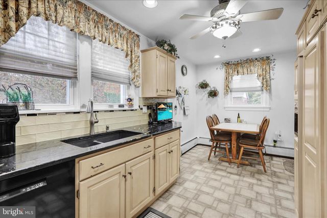 21 WOODLAND RD, Reading, PA 19610