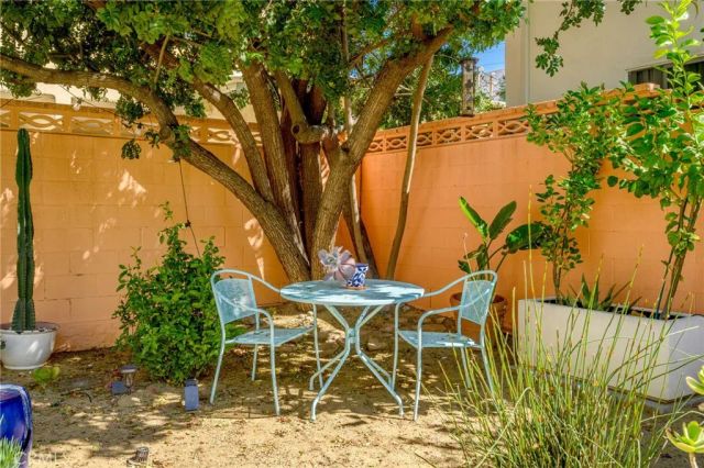 1477 E California Avenue, Glendale, CA 91206