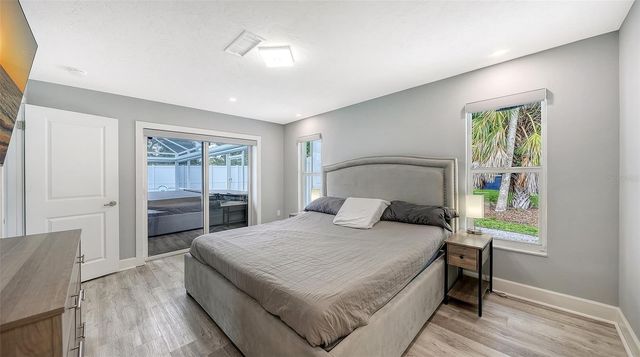 2828 SUNCREST DRIVE, Sarasota, FL 34239
