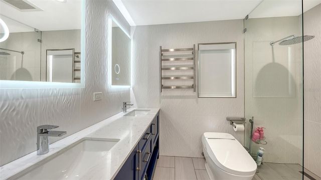 2828 SUNCREST DRIVE, Sarasota, FL 34239