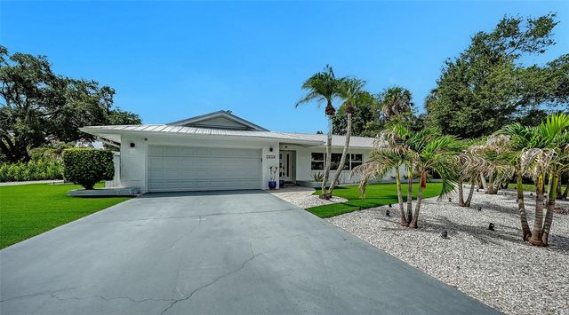 2828 SUNCREST DRIVE, Sarasota, FL 34239