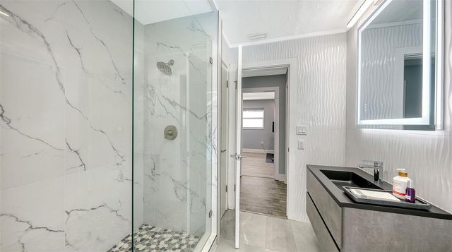 2828 SUNCREST DRIVE, Sarasota, FL 34239