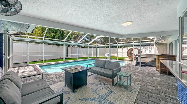 2828 SUNCREST DRIVE, Sarasota, FL 34239