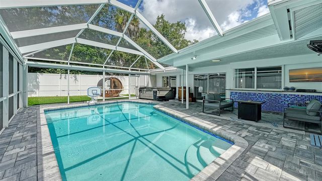 2828 SUNCREST DRIVE, Sarasota, FL 34239