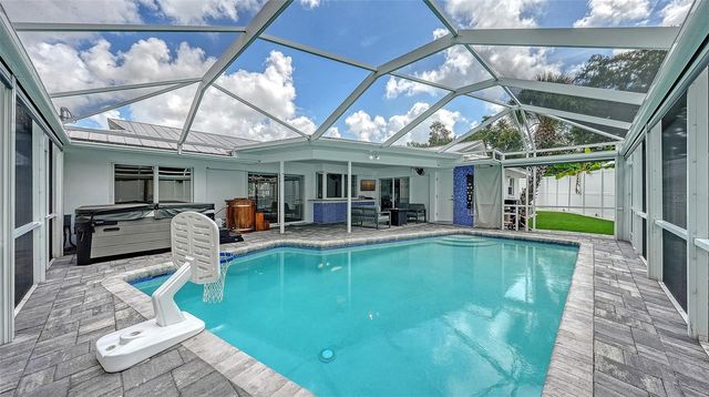 2828 SUNCREST DRIVE, Sarasota, FL 34239