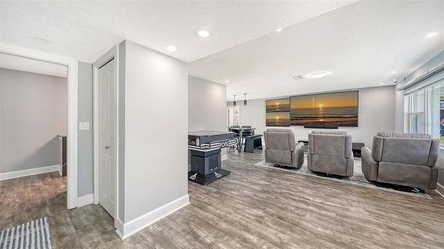 2828 SUNCREST DRIVE, Sarasota, FL 34239
