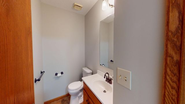 1612 Hale Drive, Albert Lea, MN 56007