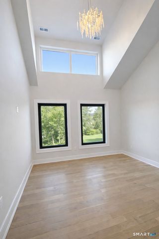 20 North Lake Shore Drive, Brookfield, CT 06804