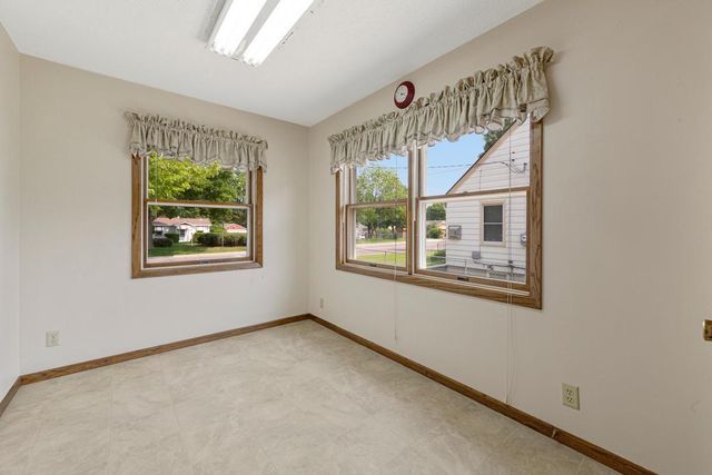 732 Hulett Avenue, Faribault, MN 55021