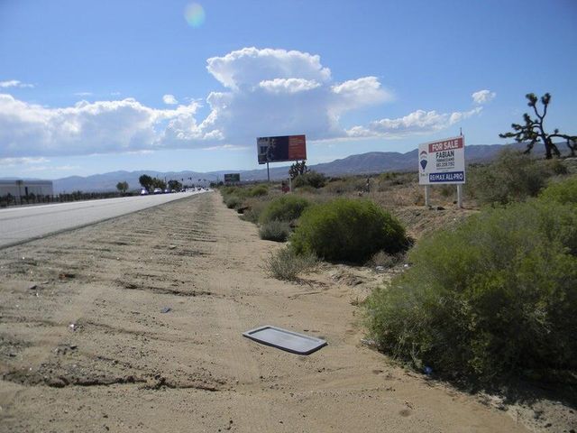 Cor Avenue N12 Sierra Highway, Palmdale, CA 93550