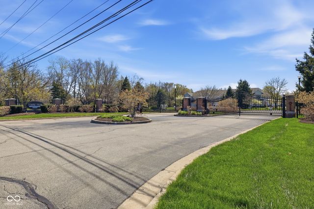 2337 Colfax Lane, Indianapolis, IN 46260