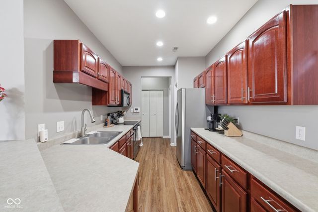 2337 Colfax Lane, Indianapolis, IN 46260