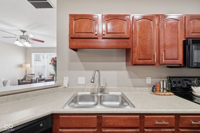2337 Colfax Lane, Indianapolis, IN 46260