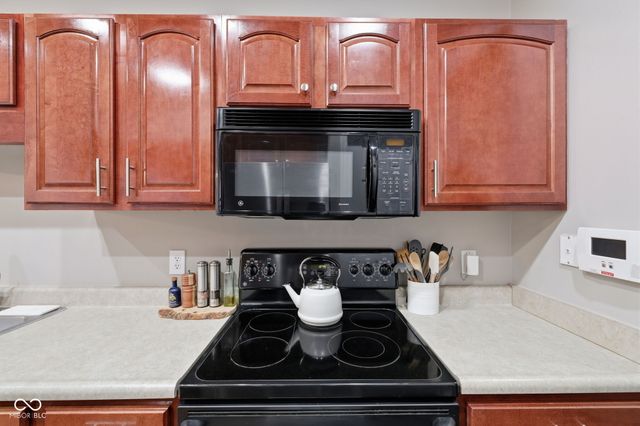 2337 Colfax Lane, Indianapolis, IN 46260