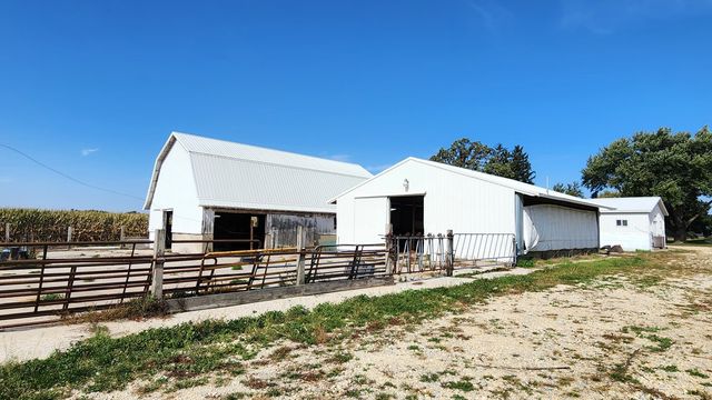 6079 Manchester Road, Poplar Grove, IL 61065