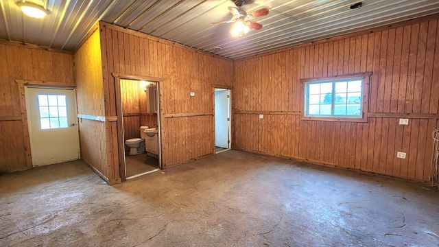 6079 Manchester Road, Poplar Grove, IL 61065