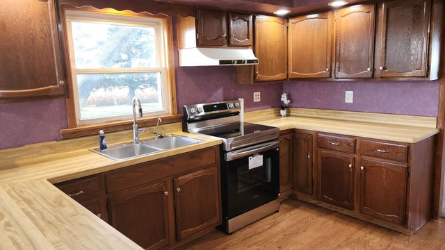 6079 Manchester Road, Poplar Grove, IL 61065
