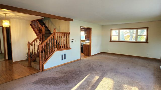 6079 Manchester Road, Poplar Grove, IL 61065