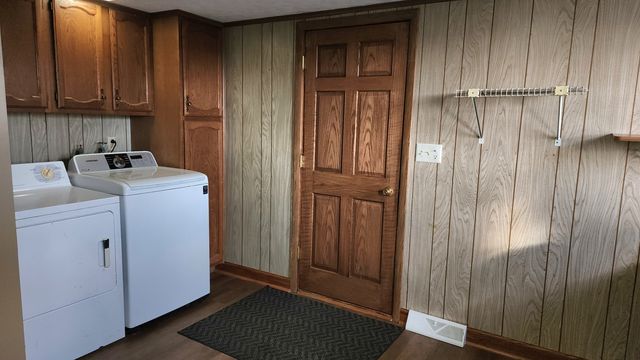 6079 Manchester Road, Poplar Grove, IL 61065