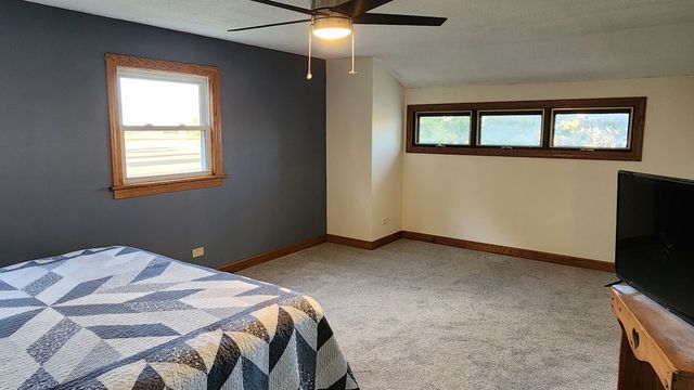 6079 Manchester Road, Poplar Grove, IL 61065
