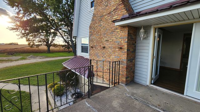 6079 Manchester Road, Poplar Grove, IL 61065