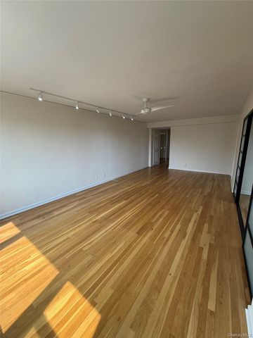 120 Hartsdale E Avenue 7F, Hartsdale, NY 10530