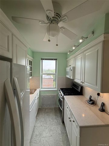 120 Hartsdale E Avenue 7F, Hartsdale, NY 10530
