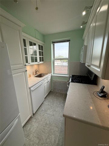 120 Hartsdale E Avenue 7F, Hartsdale, NY 10530