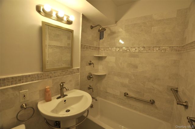 120 Hartsdale E Avenue 7F, Hartsdale, NY 10530
