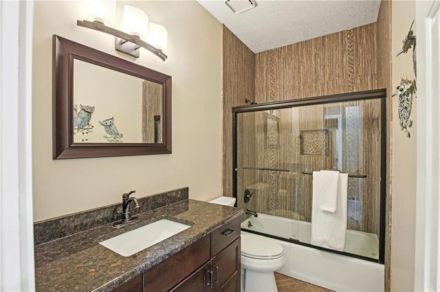 7844 W 118th Terrace, Overland Park, KS 66210