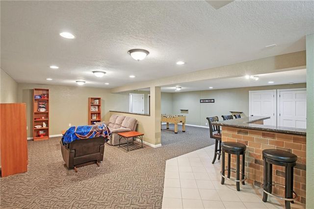 7844 W 118th Terrace, Overland Park, KS 66210