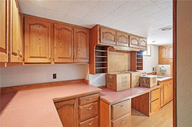 7844 W 118th Terrace, Overland Park, KS 66210