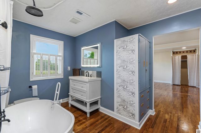1300 State Route 1901, Marion, KY 42064