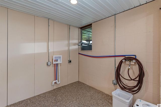 1300 State Route 1901, Marion, KY 42064